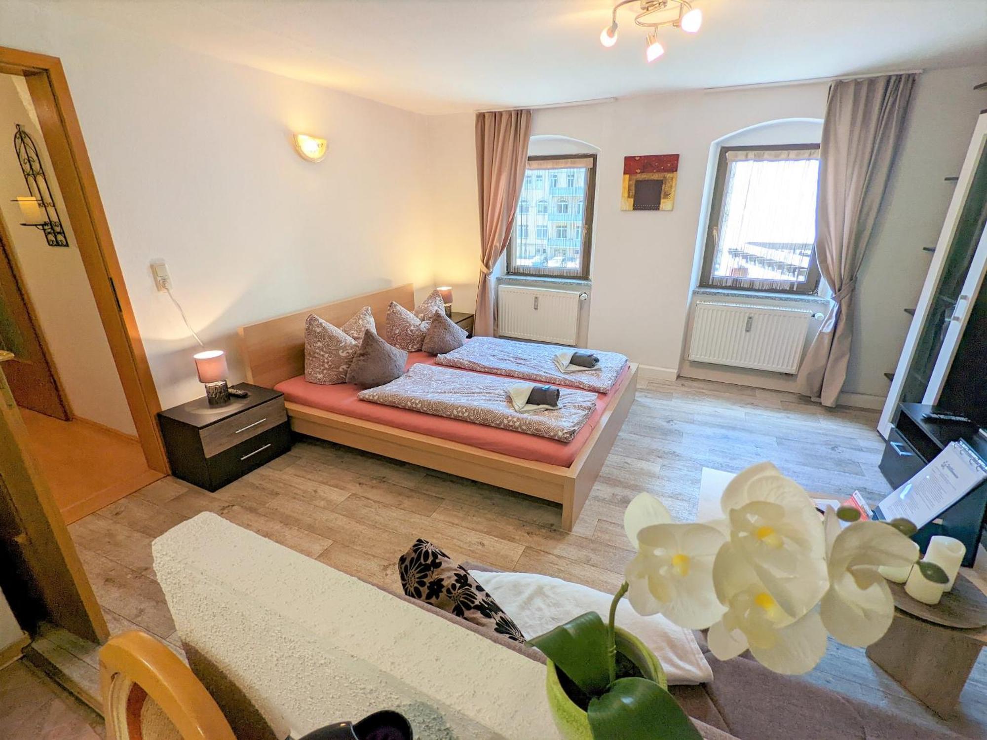 Famzi - Urlaubsmagie - Familienwohnung Mit Gemeinschaftsgarten, -Sauna & -Pool Sebnitz Ngoại thất bức ảnh