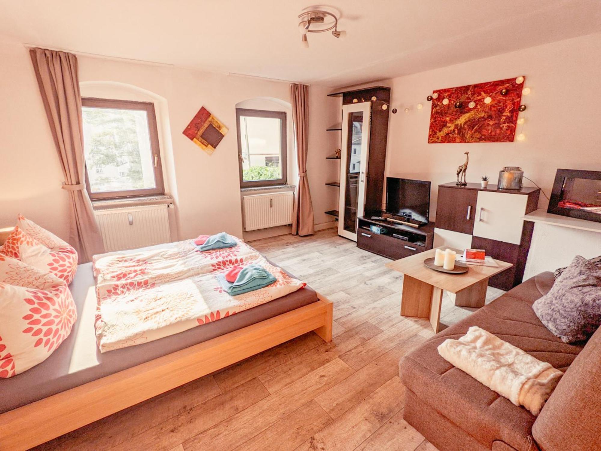 Famzi - Urlaubsmagie - Familienwohnung Mit Gemeinschaftsgarten, -Sauna & -Pool Sebnitz Ngoại thất bức ảnh